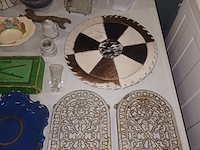 Lot 436 - brocante decoratie en huisraad. 55 stuks - afbeelding 2 van  7