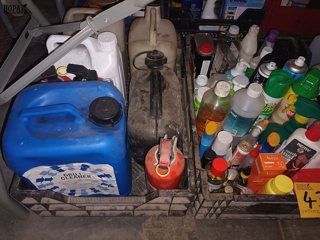 Lot 437 - aangebroken huishoudproducten - afbeelding 2 van  3