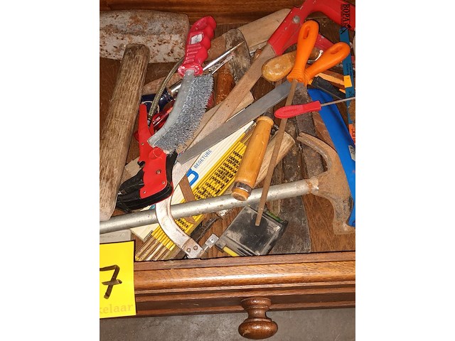 Lot 437 - gereedschap. 2 bakken - afbeelding 3 van  3