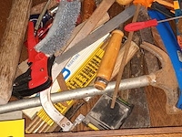 Lot 437 - gereedschap. 2 bakken - afbeelding 3 van  3