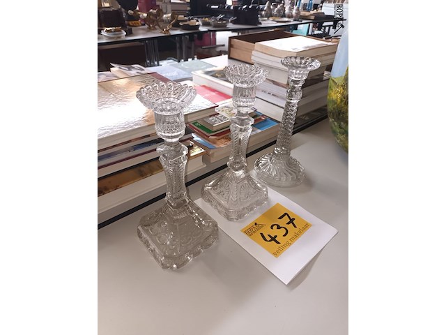 Lot 437 - kandelaars in glas. 3 stuks - afbeelding 2 van  3