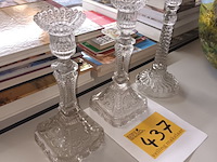 Lot 437 - kandelaars in glas. 3 stuks - afbeelding 2 van  3