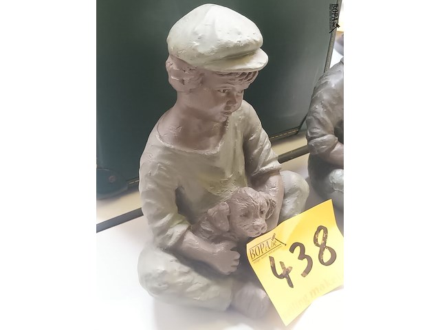 Lot 438 - beeld jongen geert kunen. 2 stuks - afbeelding 3 van  6
