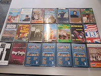 Lot 438 - muziekcassettes + cassette box - afbeelding 4 van  4