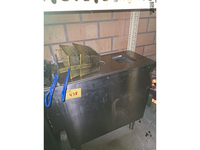 Lot 438 - professionele friteuse - afbeelding 1 van  1