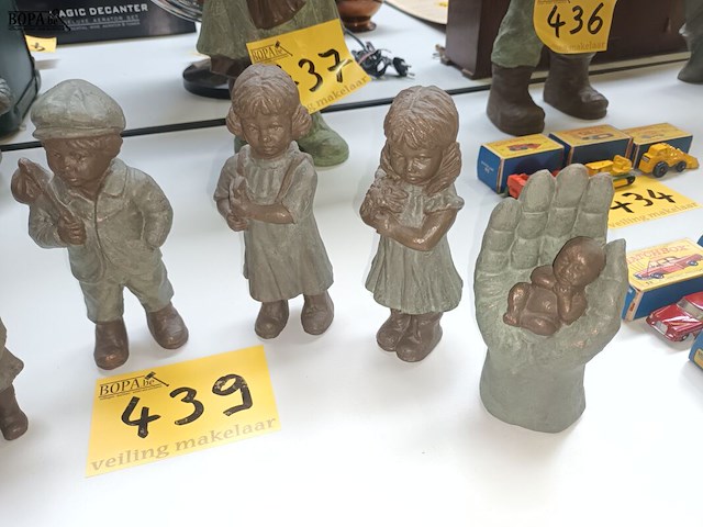 Lot 439 - beeldjes geert kunen. 6 stuks - afbeelding 3 van  4