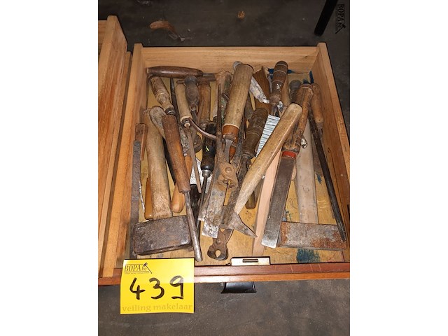 Lot 439 - gereedschap. 2 bakken - afbeelding 3 van  3