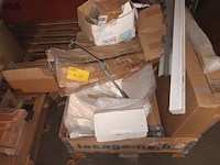 Lot 439 - montagemateriaal, onderdelen en tafelblad - afbeelding 1 van  6