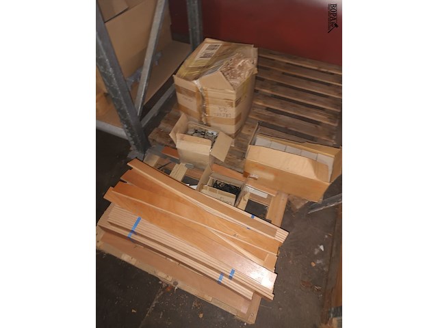 Lot 439 - montagemateriaal, onderdelen en tafelblad - afbeelding 2 van  6