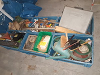 Lot 439 - werkgereedschap. 6 bakken - afbeelding 1 van  5