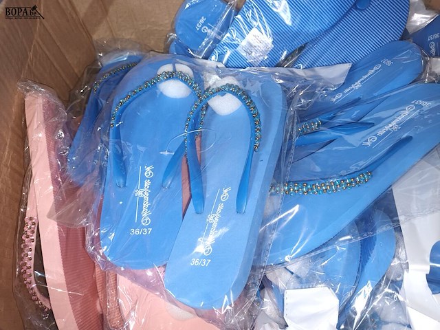 Lot 44 - badslippers - afbeelding 2 van  4