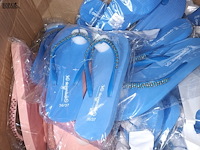 Lot 44 - badslippers - afbeelding 2 van  4