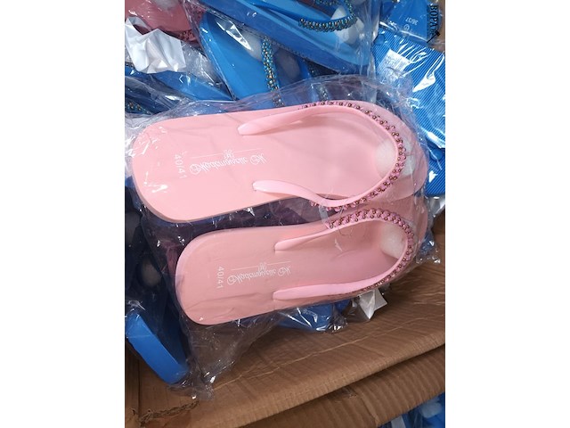 Lot 44 - badslippers - afbeelding 3 van  4