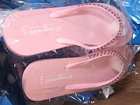 Lot 44 - badslippers - afbeelding 3 van  4