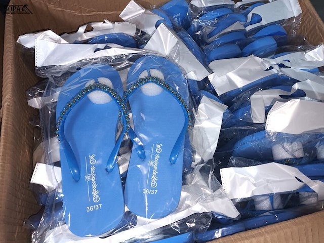 Lot 44 - badslippers - afbeelding 4 van  4