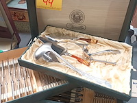 Lot 44 - bestekkoffer versailles - afbeelding 1 van  5