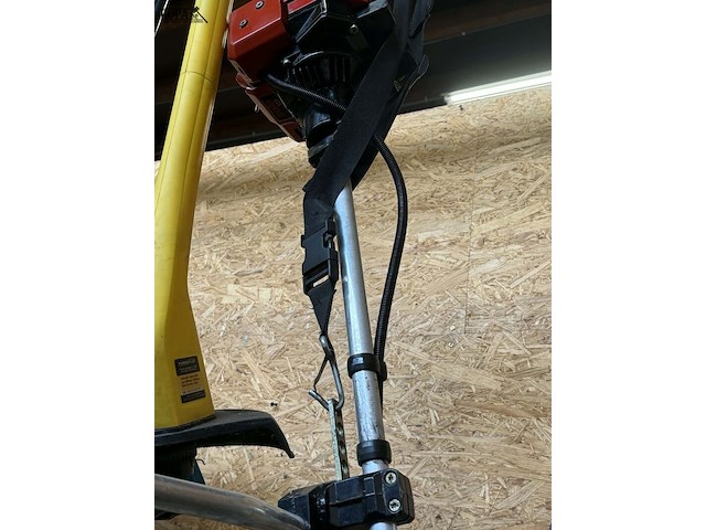 Lot 44 - bosmaaier solo 127 - 4takt - afbeelding 2 van  4