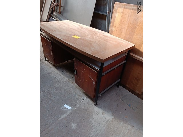 Lot 44 - bureau - afbeelding 1 van  1