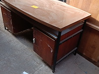 Lot 44 - bureau - afbeelding 1 van  1