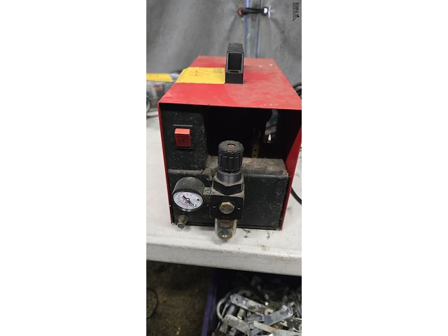 Lot 44 - compressor - afbeelding 2 van  4