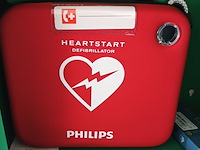 Lot 44 - defibrillator in kastje - afbeelding 3 van  4