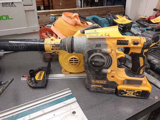 Lot 44 - dewalt accu werktuigen - afbeelding 1 van  11
