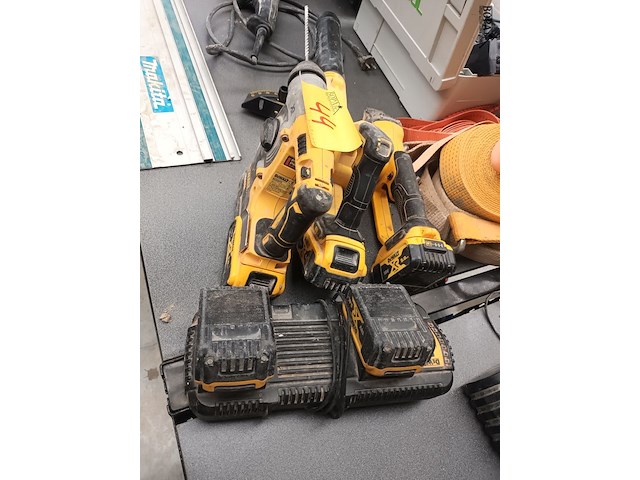 Lot 44 - dewalt accu werktuigen - afbeelding 11 van  11