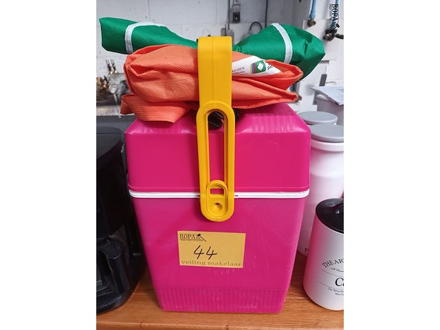 Lot 44 - frigobox en draagtassen - afbeelding 1 van  3