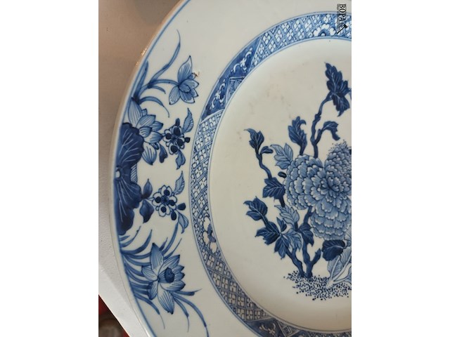 Lot 44 - groot chinees sierbord - afbeelding 3 van  4