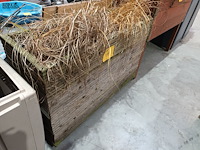 Lot 44 - houten hoge plantenbak - afbeelding 2 van  4