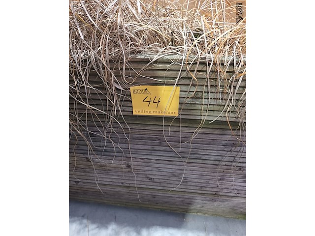 Lot 44 - houten hoge plantenbak - afbeelding 4 van  4