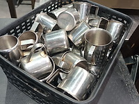 Lot 44 - kastje met koffieservies - afbeelding 5 van  5