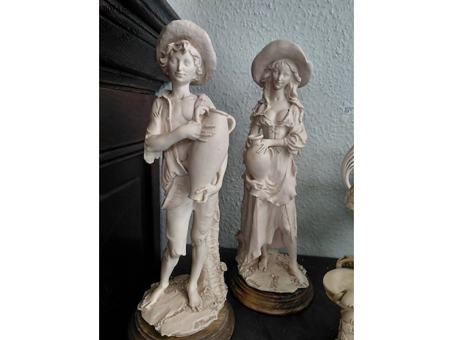 Lot 44 - lot harsbeelden: herdersjongen, herderin en naakte vrouw met - afbeelding 3 van  3