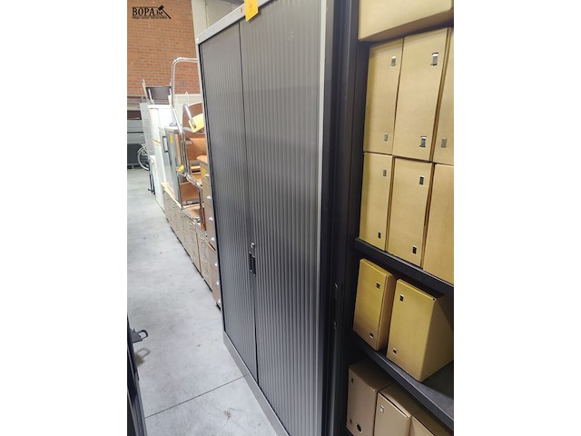 Lot 44 - metalen dossierkast - afbeelding 1 van  2