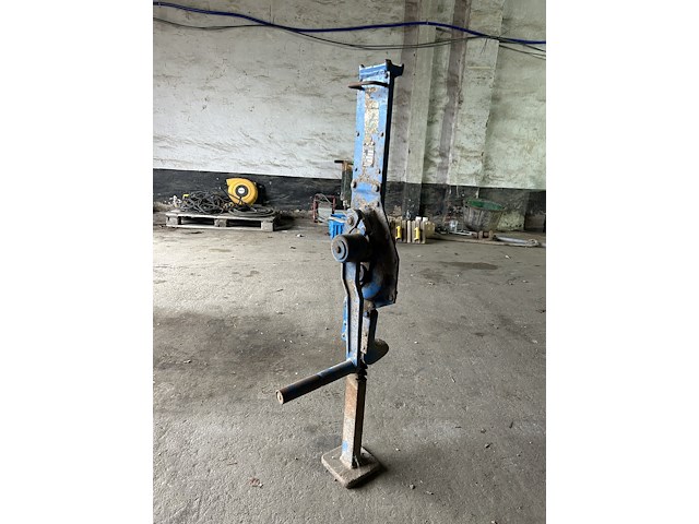 Lot 44 - metalen takel/krik - afbeelding 3 van  4