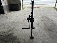 Lot 44 - metalen takel/krik - afbeelding 4 van  4