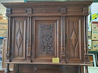 Lot 44 - meubelstuk 19e e henri ii-stijl gedetailleerd houtsnijwerk - afbeelding 4 van  5