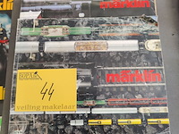 Lot 44 - modeltreincatalogussen - 3stuks - afbeelding 1 van  3