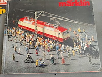 Lot 44 - modeltreincatalogussen - 3stuks - afbeelding 3 van  3