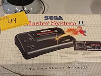 Lot 44 - sega master system ii - afbeelding 1 van  6