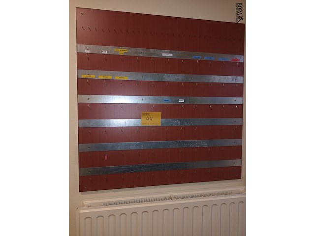 Lot 44 - sleutelbord - afbeelding 1 van  2