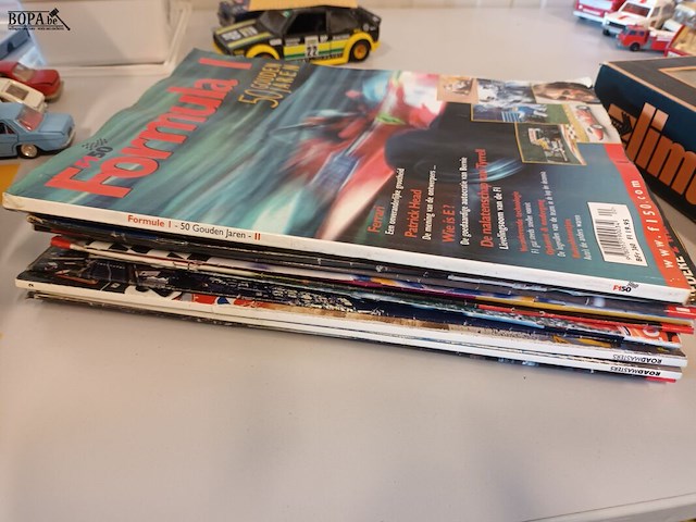 Lot 44 - tijdschriften formula en racing. 10 stuks - afbeelding 2 van  8