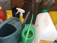 Lot 44 - tuingereedschap en bidons. 15 stuks - afbeelding 3 van  6