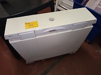 Lot 44 - uitklapbare pvc tuintafel - afbeelding 1 van  3