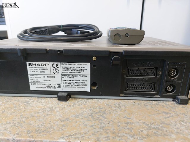 Lot 44 - videorecorder sharp vc-m30 - afbeelding 4 van  4