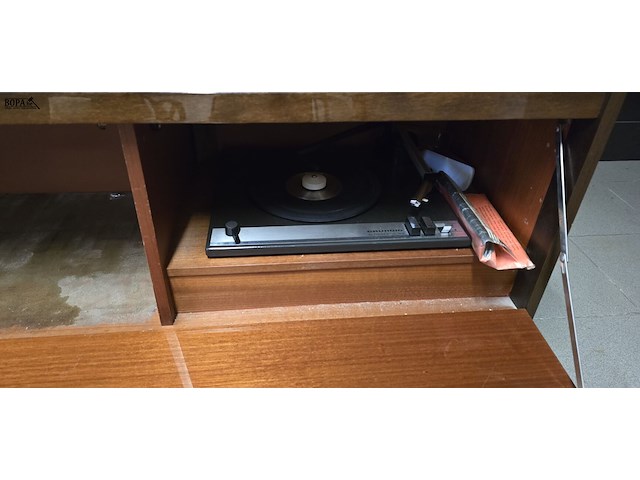 Lot 44 - vintage stereo meubel met radio en platenspeler - afbeelding 4 van  6