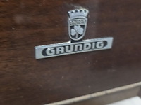 Lot 44 - vintage stereo meubel met radio en platenspeler - afbeelding 6 van  6