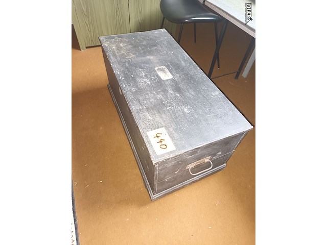 Lot 440 - houten koffer - afbeelding 1 van  3