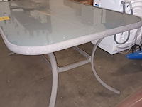 Lot 440 - tuintafel - afbeelding 3 van  3