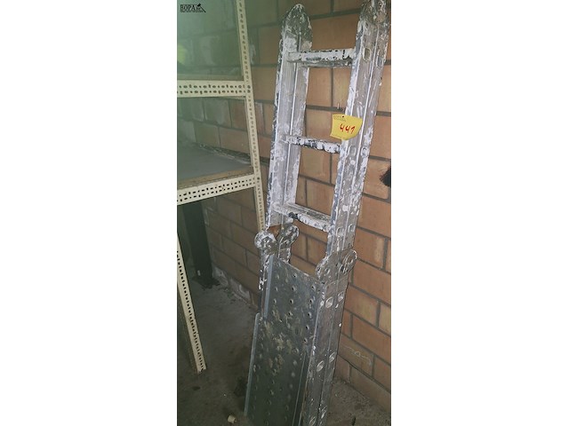 Lot 441 - aluminium vouwladder - afbeelding 1 van  1